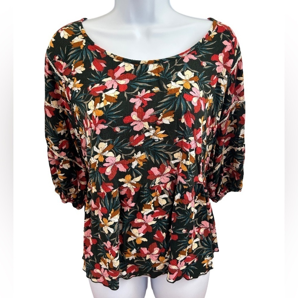 WILLOW & ROOT FLORAL WOVEN TOP - Picture 3 of 5